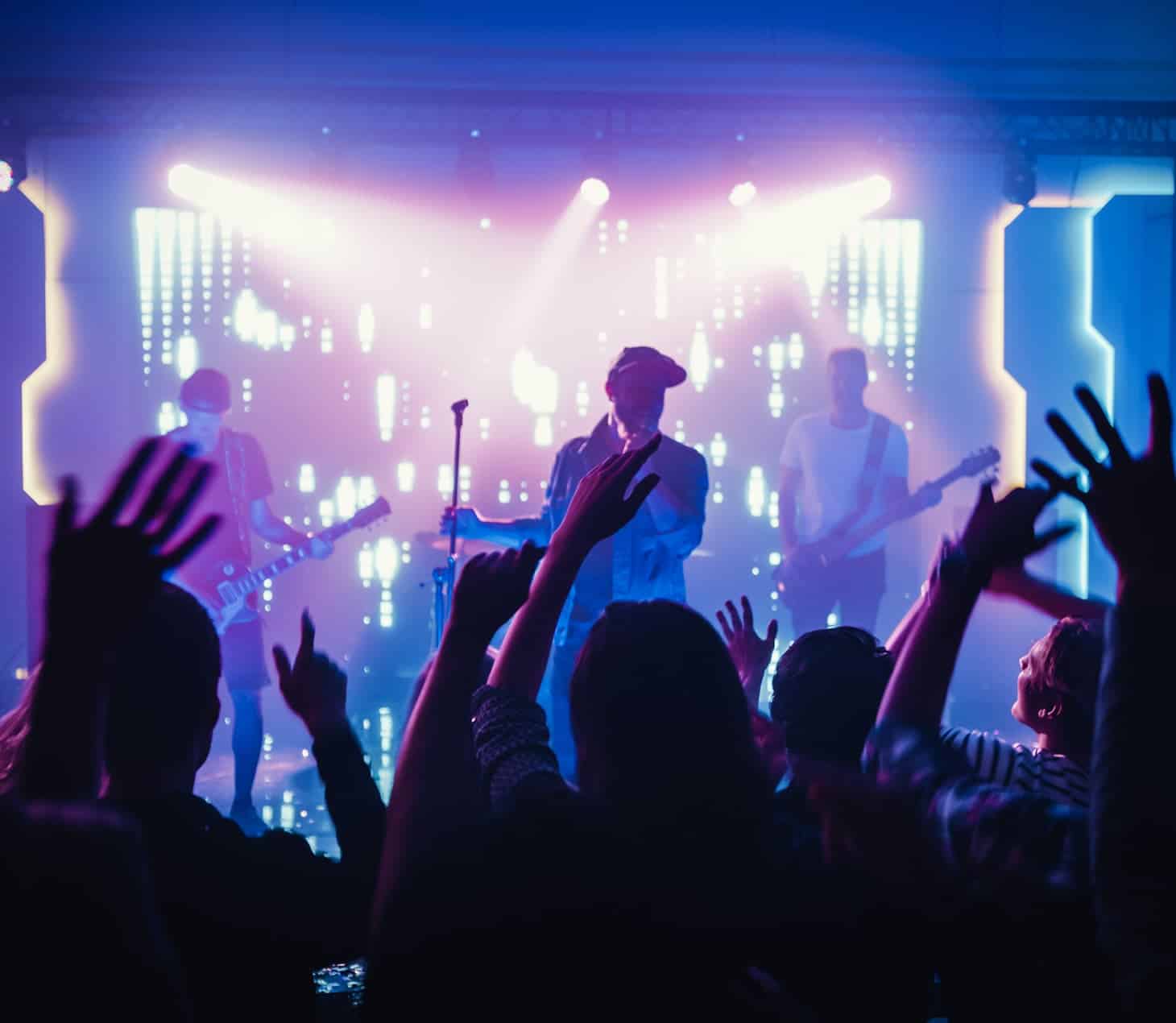 Live music crowd