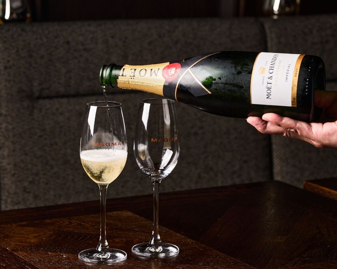 Moët & Chandon Impérial Brut being poured