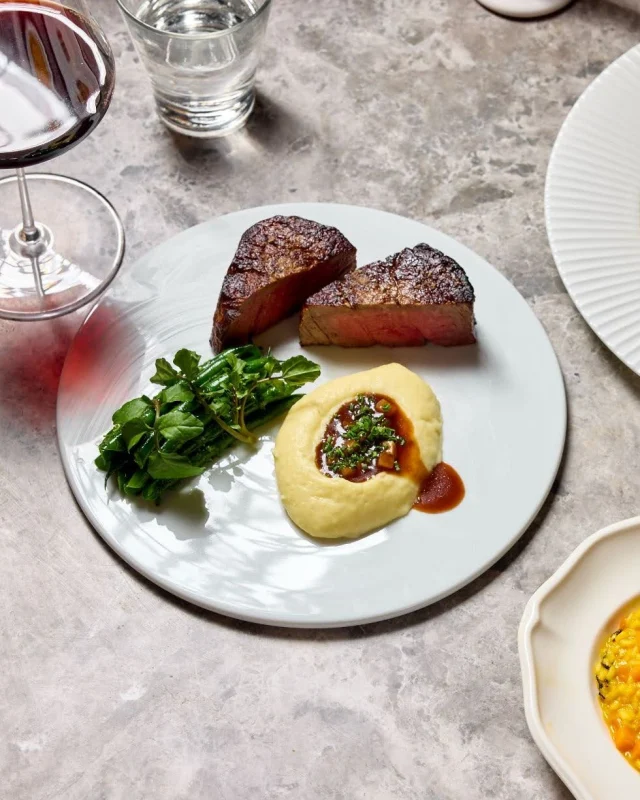 Tender roasted sirloin steak paired with creamy mashed potato, steamed green beans, and a rich red wine jus. 

Just one of the exquisite dishes from our plated menu at The Space ✨
.
.
.
#thespacecabravale #canleyvale #cabramatta #sydneyvenues #venuessydney #venuehiresydney #sydneycatering #cateringsydney #weddingcatering