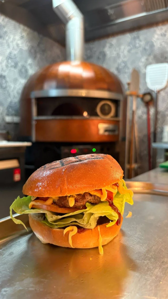 Cold one on the house? Don’t mind if we do.

Get a FREE drink with every Diggers Burger during Game II of The State of Origin on Wednesday, June 18th at @sportsarenacabravale

Footy on the big screen, flame-grilled burgers, and a cold one in hand. 

Full footy meal deals via the link in bio.

#cabramatta #yourlocalclub #yourlocalclubnsw #canleyvale #cabramattacommunity #cabravalediggers #cabravalediggersclub #stateoforign #SOO