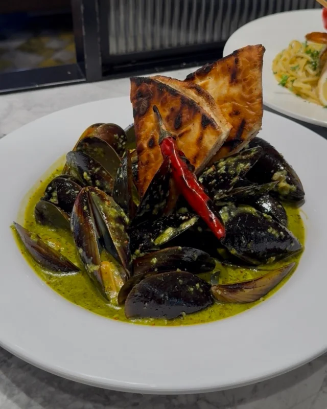 Enjoy Easter menu specials at @bistro.1925 all long weekend.

Available for four days, with Easter Monday open for lunch only.

Visit our website to explore all Easter activations.

#CabravaleClubResort #EasterSpecials #SeafoodSpecials #EasterLongWeekend #Bistro1925 #YourPlaceToDine